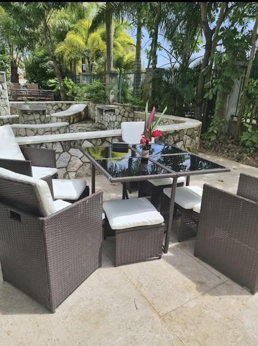 Townhouse By The Bay, Little Bay Country Club ,Negril Villa Orange Bay Bagian luar foto