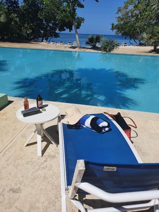 Townhouse By The Bay, Little Bay Country Club ,Negril Villa Orange Bay Bagian luar foto