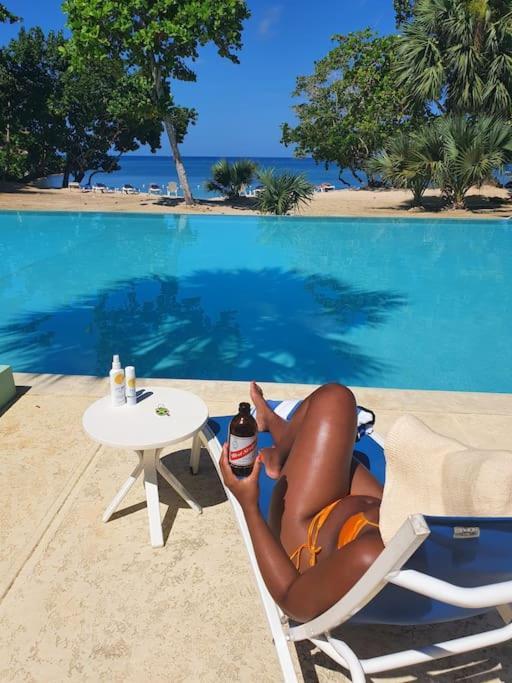 Townhouse By The Bay, Little Bay Country Club ,Negril Villa Orange Bay Bagian luar foto