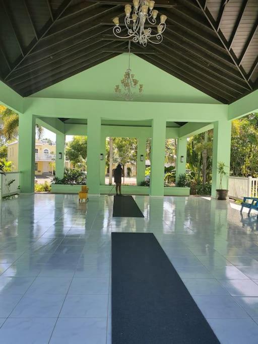 Townhouse By The Bay, Little Bay Country Club ,Negril Villa Orange Bay Bagian luar foto